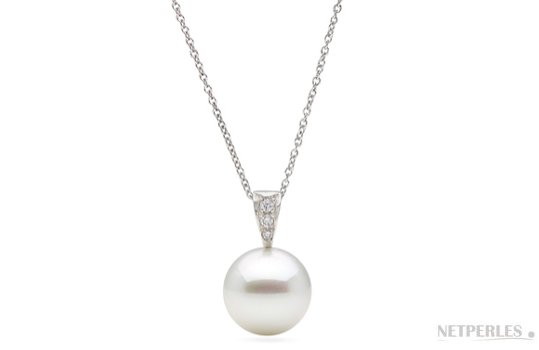 Pendentif avec perle d'Akoya blanche et chaine en maille forçat (optionnelle)