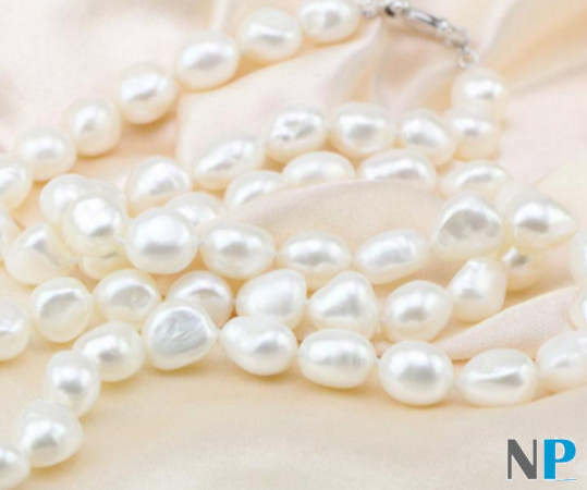 Tutto il fascino di queste perle barocche bianche d'acqua dolce, sensazione unica