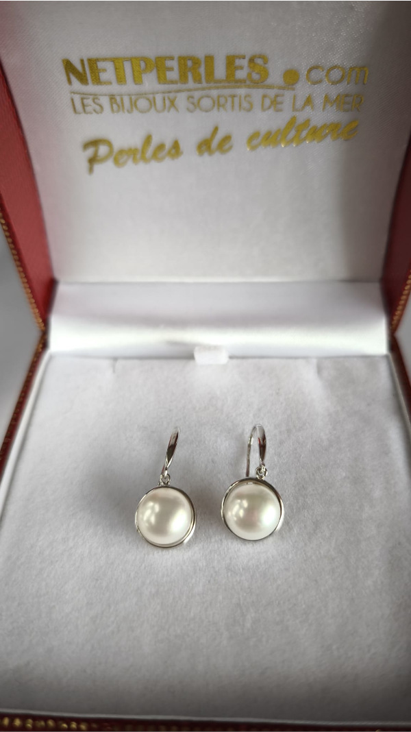 Orecchini di perle d'acqua dolce dalla forma a bottone con un lato piatto, Argento 925