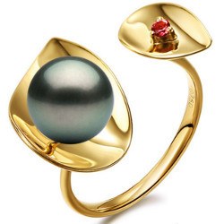 Anello in oro 18k con perla di Tahiti AAA e tormalina rossa