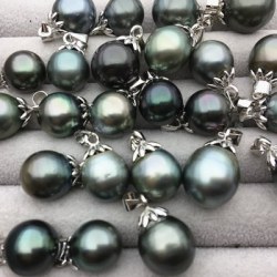 Ciondolo in argento 925 e perla di Tahiti a goccia