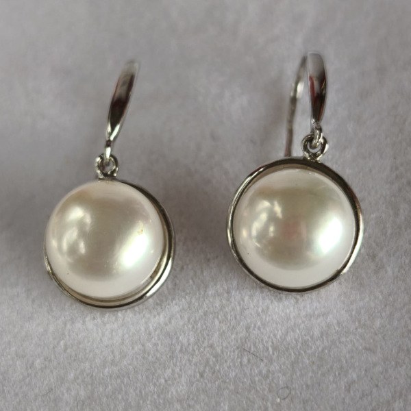 Orecchini in argento 925 e perle di Acqua Dolce AA+ a bottone