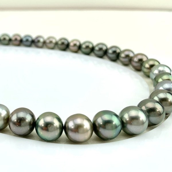 Collana 43/44 cm di perle di Tahiti rotonde da 10 a 12 mm Qualità: AA+
