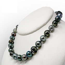 Collana di splendide perle di Tahiti barocche cerchiate 10-12 mm, 43/44 cm
