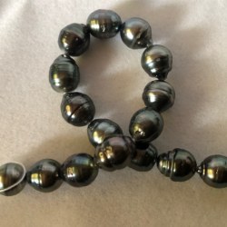 Braccialetto composto con perle di Tahiti nere da 9-10 mm Barocche